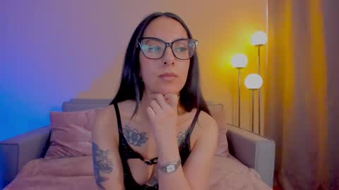 Sarah Luna online show from March 11, 7:27 pm