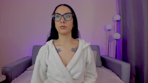 Sarah Luna online show from April 21, 12:01 pm