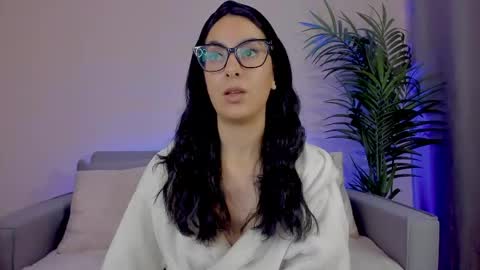 Sarah Luna online show from April 28, 11:25 am