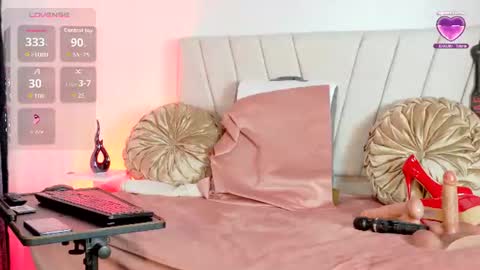 mia elan online show from July 31, 10:22 pm