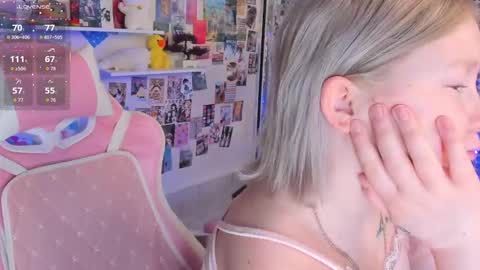 Mia online show from March 29, 8:46 am