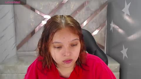 Mia online show from April 16, 1:00 pm