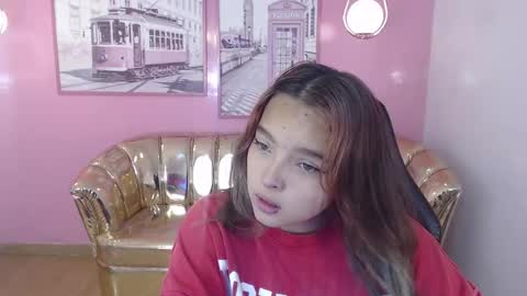 Mia online show from October 5, 12:32 pm