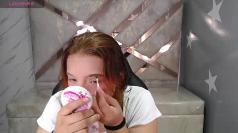 Mia online show from April 21, 1:07 pm