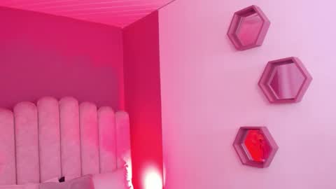 Val  online show from February 19, 8:29 pm