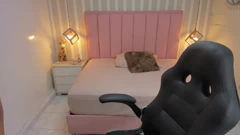 Naomi online show from April 20, 12:19 pm