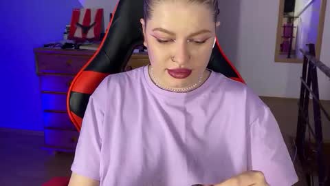 Mia online show from October 13, 8:44 pm
