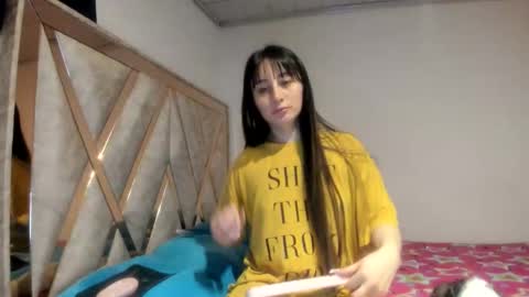 mia kaneee online show from December 13, 9:32 pm