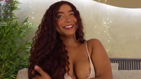 mia_lacy online show from April 25, 4:26 am