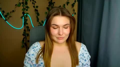 mia_lemm online show from March 13, 9:32 am