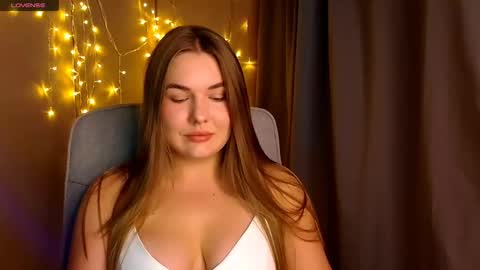 mia_lemm online show from September 17, 10:46 am