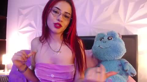 Snapshot of mia_lou_ chatting on September 15, 7:54 pm Mia online show from September 15, 7:54 pm