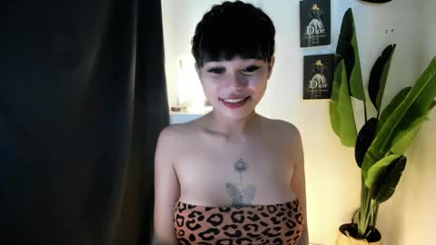 M I A online show from April 29, 10:40 am