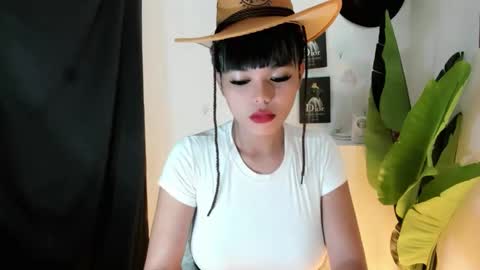 M I A online show from June 7, 4:08 am