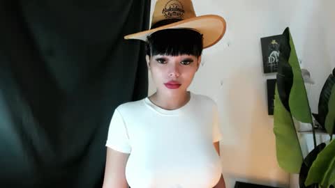 M I A online show from June 9, 1:32 pm