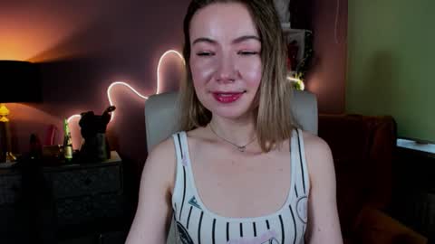 Mia online show from October 12, 1:24 pm