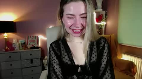 Mia online show from February 24, 7:31 am