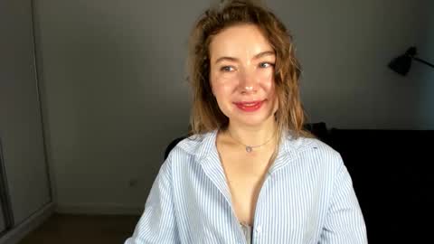 Mia online show from February 12, 7:54 am