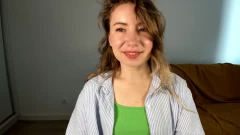 Mia online show from April 17, 6:37 am