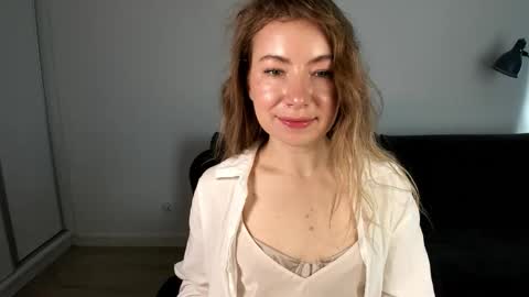 Mia online show from March 28, 8:47 am