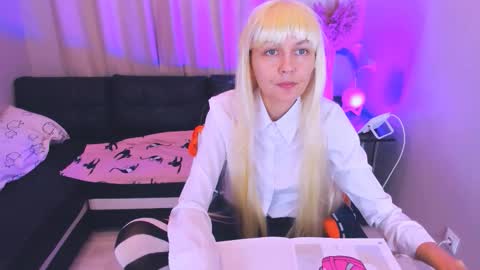 Snapshot of mia_meowxkiss chatting on October 1, 4:34 pm mia_meowxkiss online show from October 1, 4:34 pm