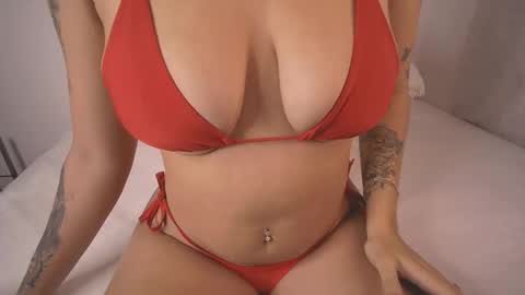 mia independent model online show from February 9, 1:24 pm