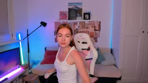 Mia online show from April 25, 2:36 am