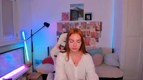 Mia online show from April 23, 2:30 am