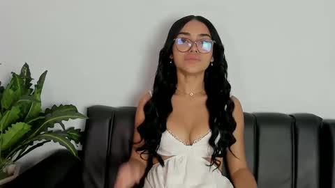 mia_petite72 online show from September 26, 12:19 am