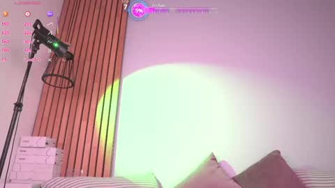 Mia Reeves online show from April 24, 7:16 pm