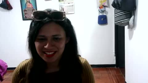 mia_robeerts online show from June 13, 1:03 am