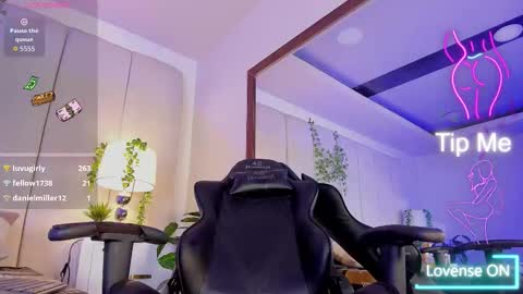 mia rousse25 online show from March 14, 7:15 pm