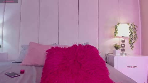 Snapshot of mia_rousse25 chatting on September 13, 2:47 pm mia rousse25 online show from September 13, 2:47 pm