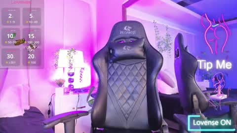 mia rousse25 online show from March 13, 7:15 pm