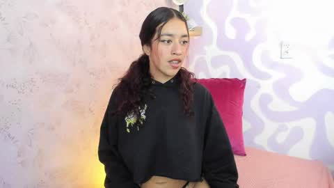 Mia . online show from April 25, 1:41 pm