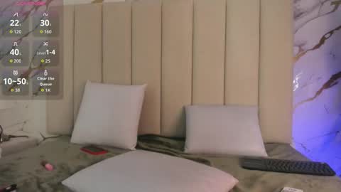 mia_serena_ online show from March 9, 10:46 pm