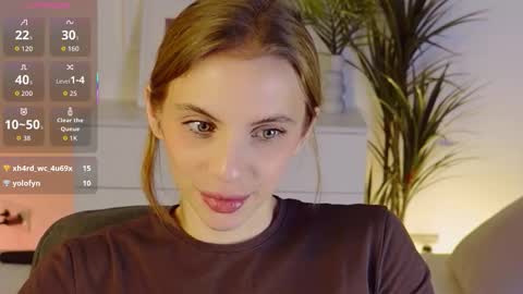 Mia online show from November 19, 6:35 am