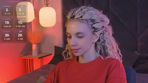 Mia online show from December 15, 7:24 am