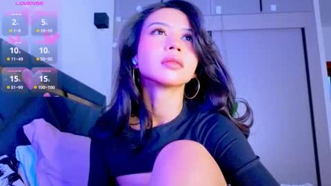 Mia online show from February 12, 8:54 pm