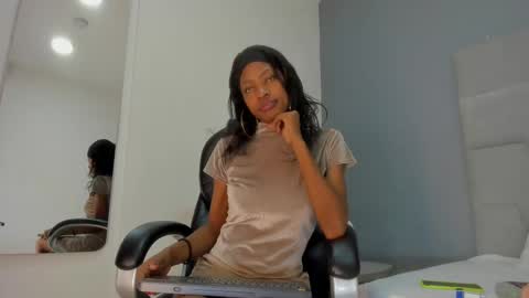 Snapshot of mia_smith_x chatting on February 25, 7:49 pm mia_smith_x online show from February 25, 7:49 pm