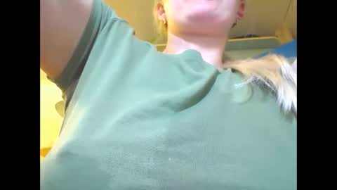 Mia. online show from April 12, 7:27 pm