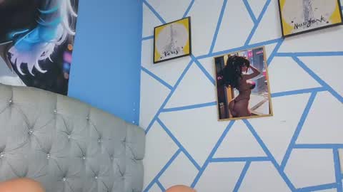 mia_thompson_0 online show from June 26, 5:36 pm