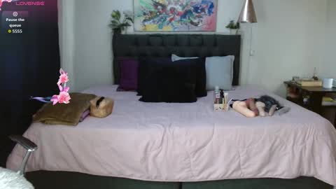 MIA  online show from September 18, 2:04 pm