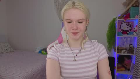 Mia online show from April 26, 3:37 am