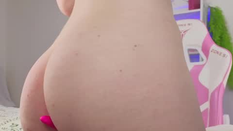 Mia online show from April 23, 3:47 am