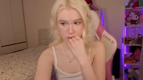 Mia online show from March 21, 3:22 am