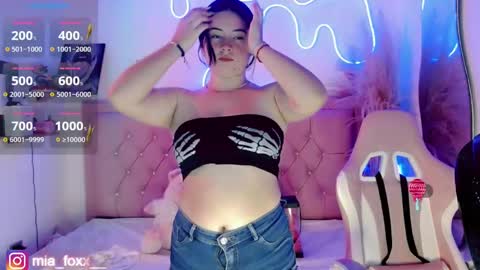 Mia online show from September 17, 10:19 pm