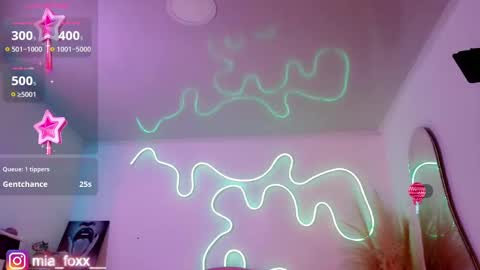 Mia online show from October 4, 12:49 am