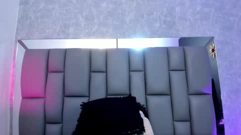 Mia online show from March 10, 12:06 pm