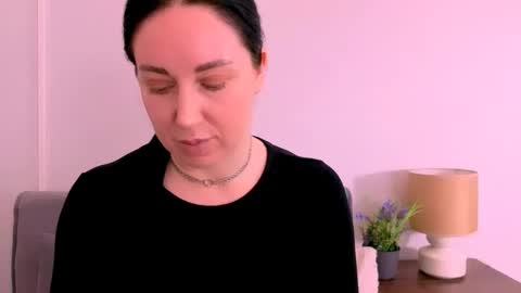 Mia online show from April 27, 4:26 pm